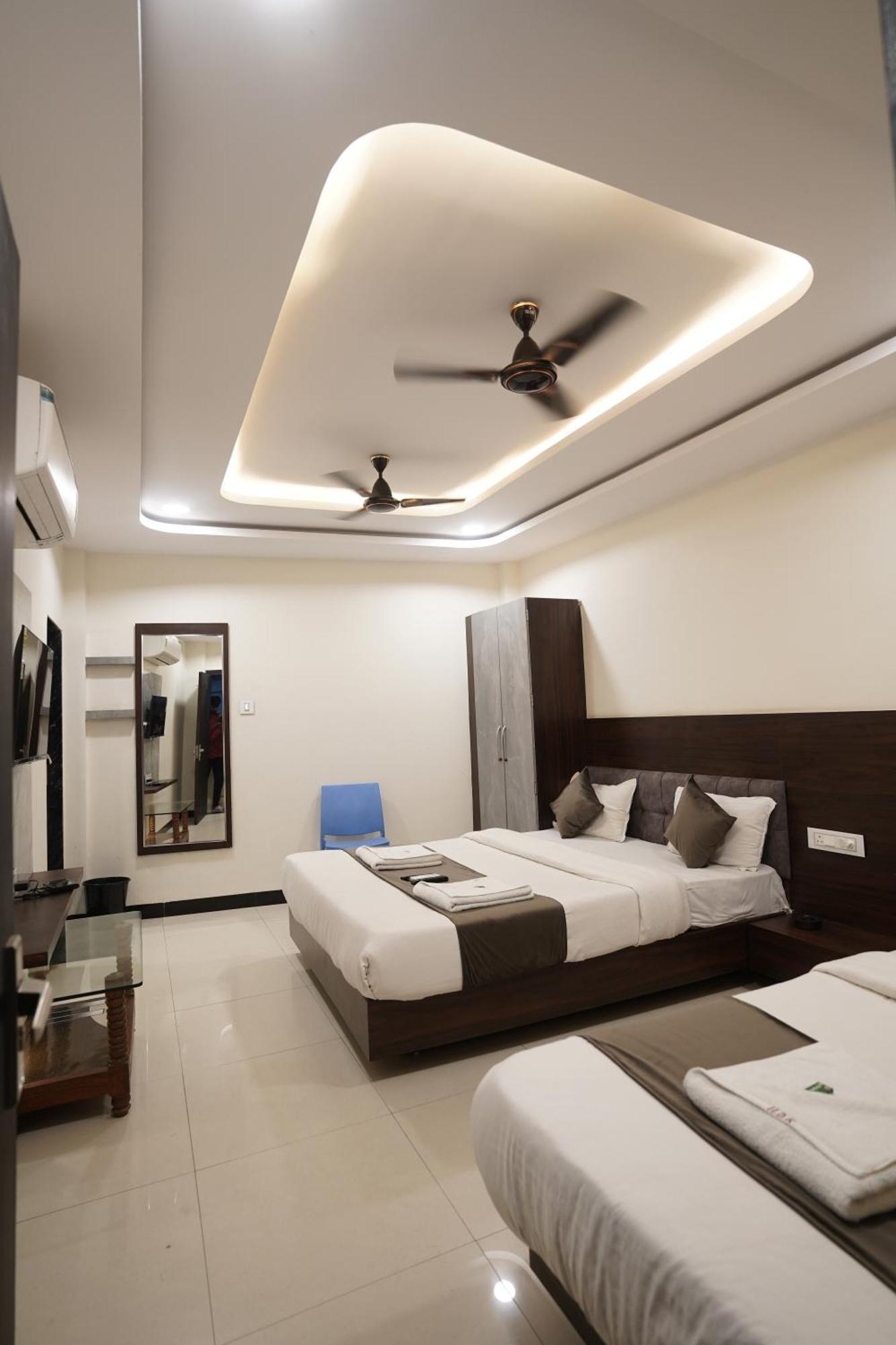 Hotel Dev Kripa Ujjain Exterior foto