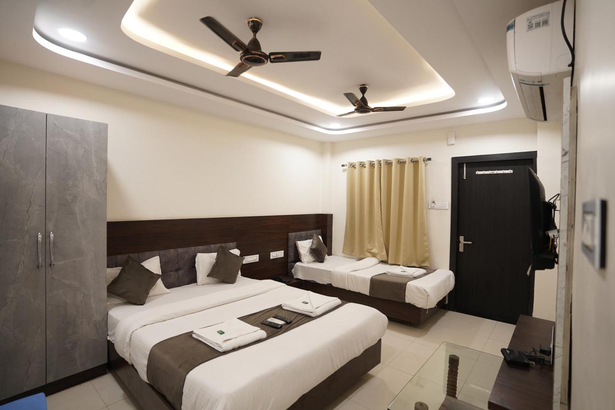 Hotel Dev Kripa Ujjain Exterior foto
