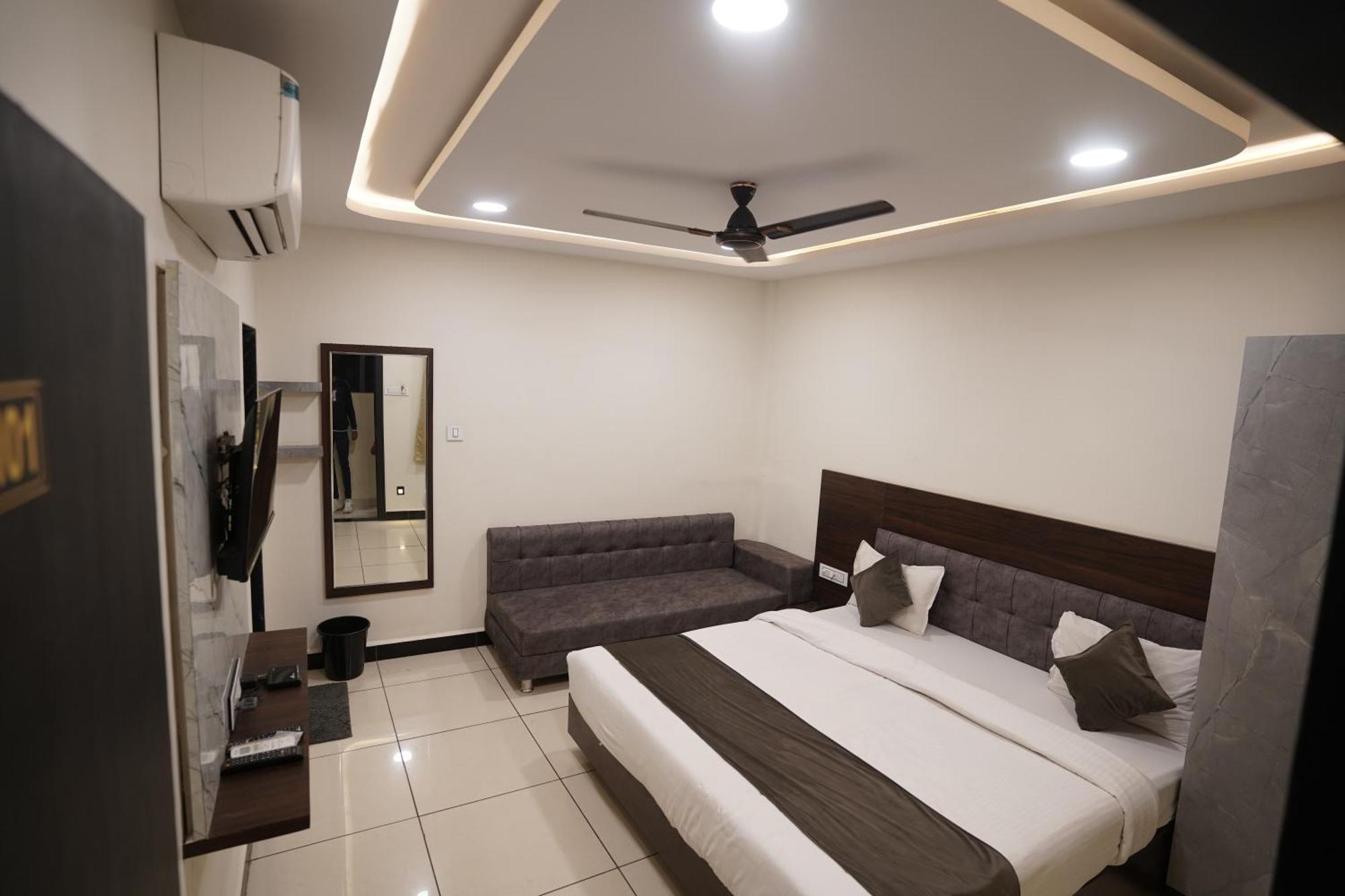 Hotel Dev Kripa Ujjain Exterior foto
